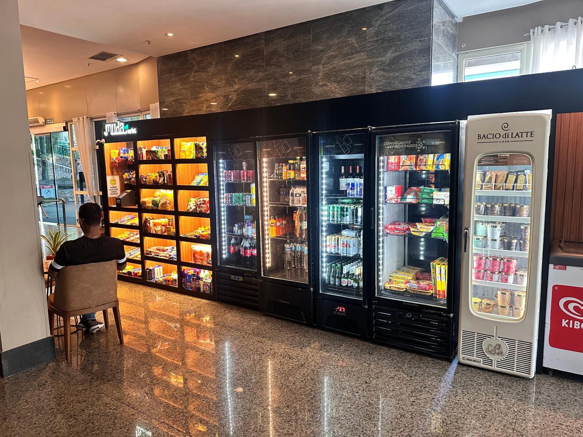 Flat Com Vista Panoramica -15- Na Barra Da Tijuca - Estacionamento Gratuito - Frigobar - Ar Condicionado - Piscina - Academia - Balsa Para Praia Gratis - Varanda - Vista Parcial Mar E Lagoa — Fotos 1